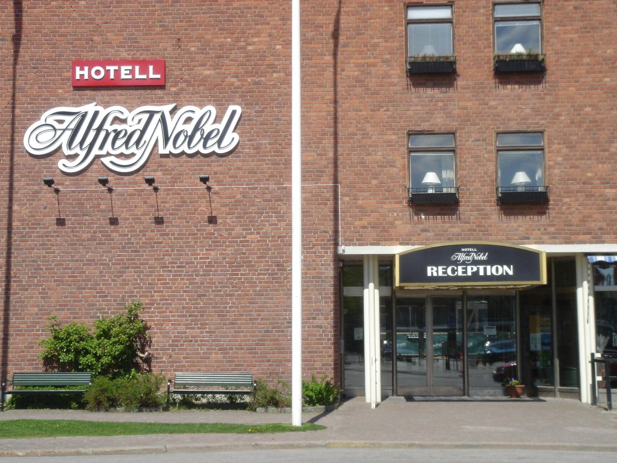 Hotell Alfred Nobel Карлскуга Экстерьер фото